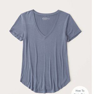 NWT Abercrombie and Fitch Drapey V-Neck Tee in Blu